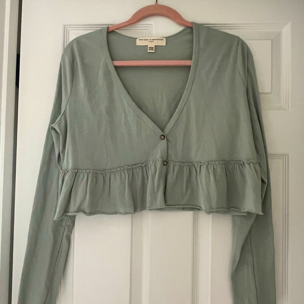 Project Social T Urban Outfitters Sage Green Long Sleeve cropped shirt, small